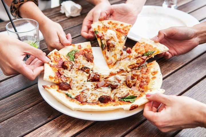 Pizza Walking tour in Manhattan with Local Expert Guide